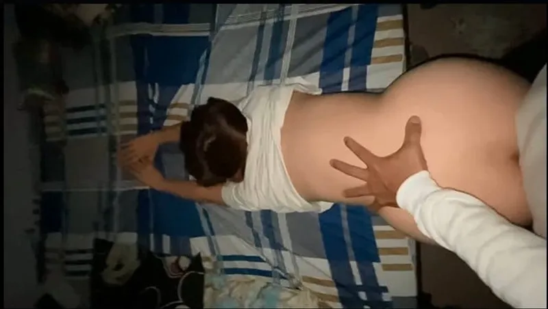 Lên giường với con ghệ dâm đãng và cái kết