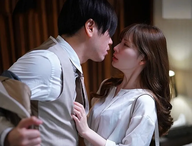 Sếp thầm yêu em thư ký đã có ông chồng và kế hoạch cho chuyến công tác