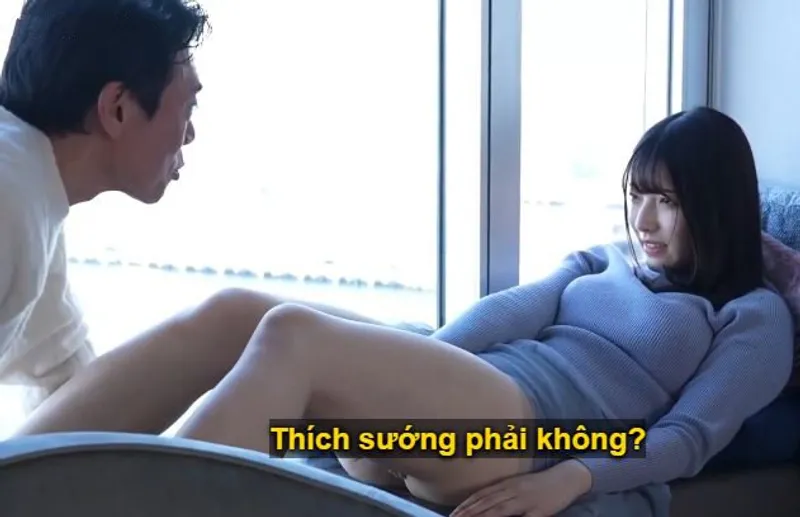 Sự chạm trán giữa ông chú lớn tuổi và cô minh tinh trẻ mới debut tại nhà nghỉ sang trọng.